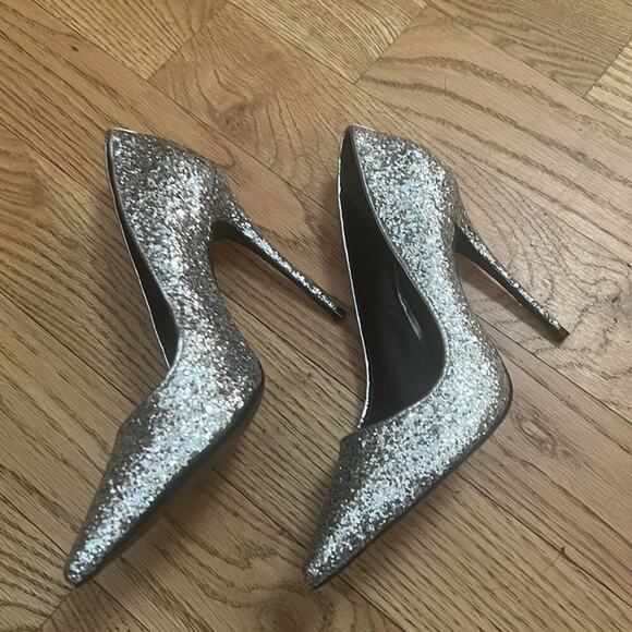 NWOT SCHUTZ‎ SILVER PUMPS SIZE 8 B - Picture 3 of 5